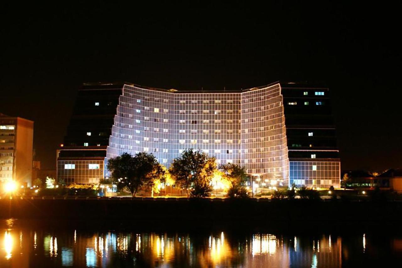River Palace Hotel Atyrau Exterior photo