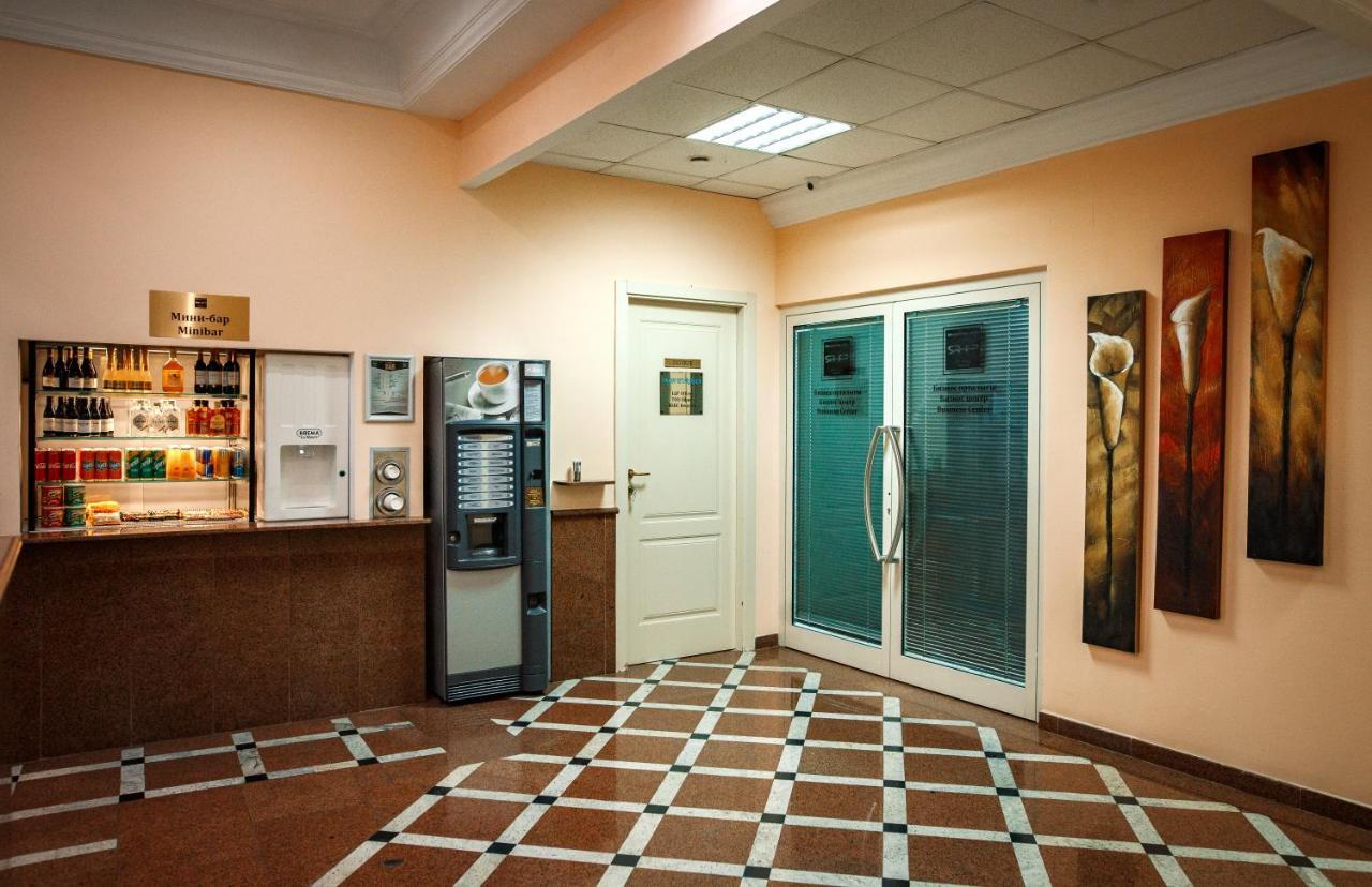 River Palace Hotel Atyrau Exterior photo